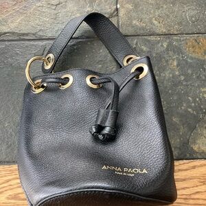 Black Leather Bucket Bag Anna Paola